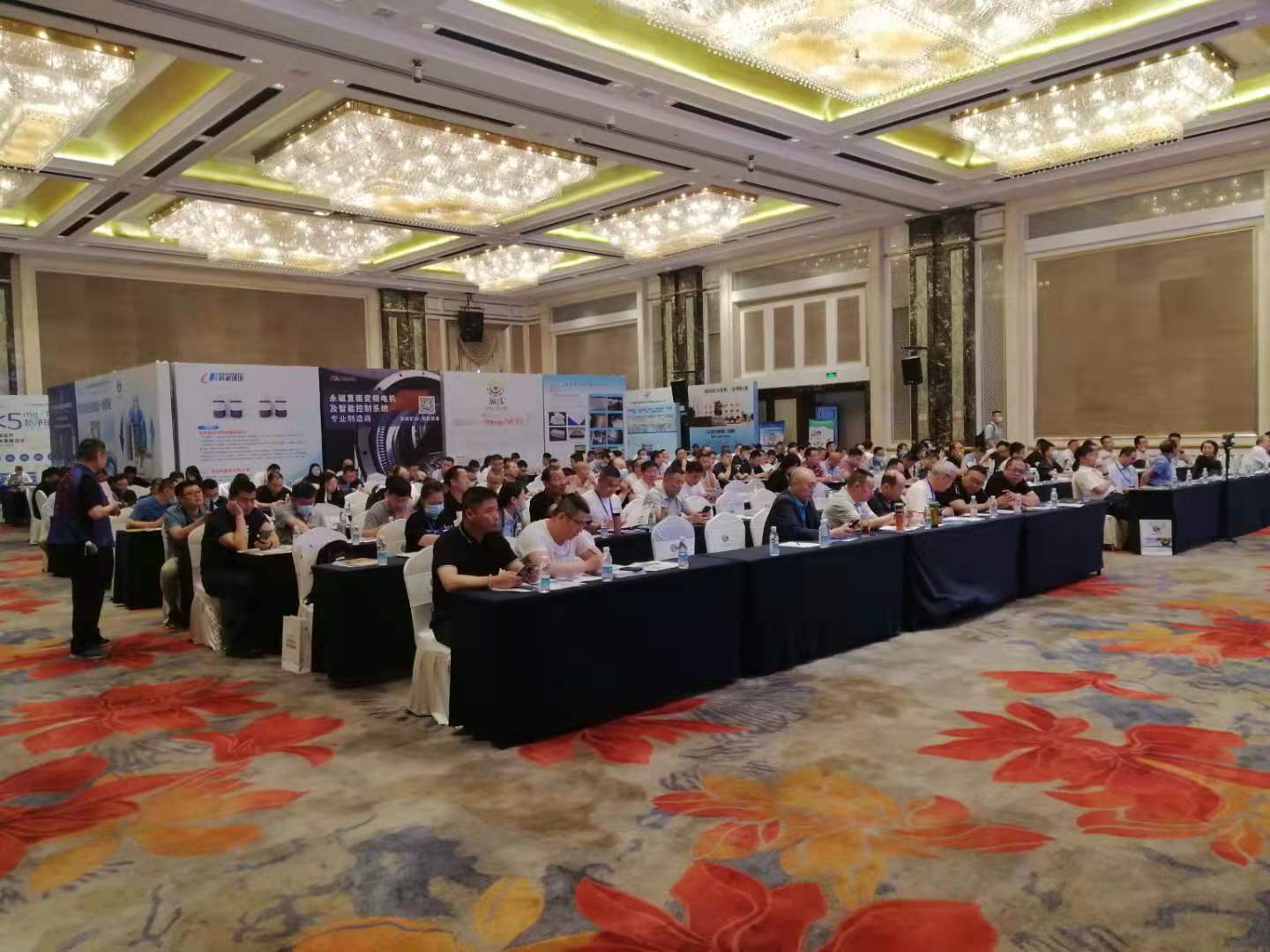 金德創(chuàng)業(yè)測(cè)控技術(shù)有限公司參加第十屆水泥工業(yè)節(jié)能環(huán)保技術(shù)高峰論壇(圖2) 金德創(chuàng)業(yè)測(cè)控技術(shù)有限公司參加第十屆水泥工業(yè)節(jié)能環(huán)保技術(shù)高峰論壇(圖2)