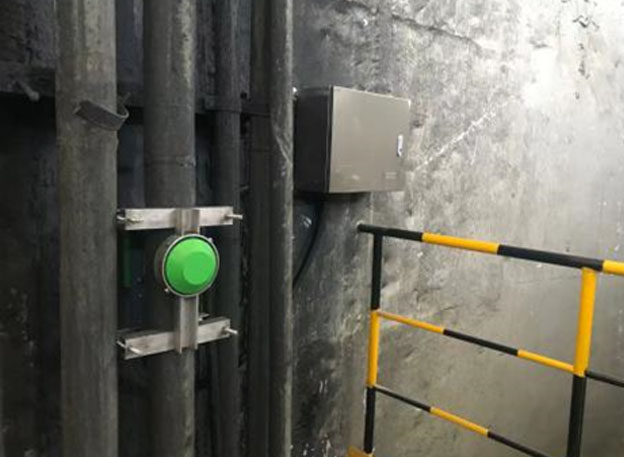 Na-22放射性儀表礦山充填管道密度測(cè)量現(xiàn)場(chǎng)(圖1)